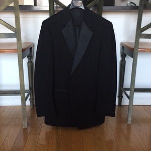 Men’s Like New Tuxedo